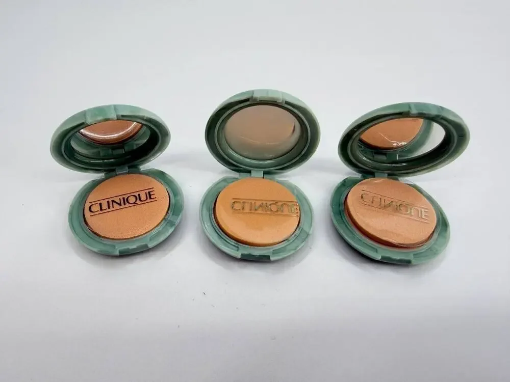 Clinique Superpowder Double Face Matte Beige Discontinued Travel 0.09 oz SetREAD